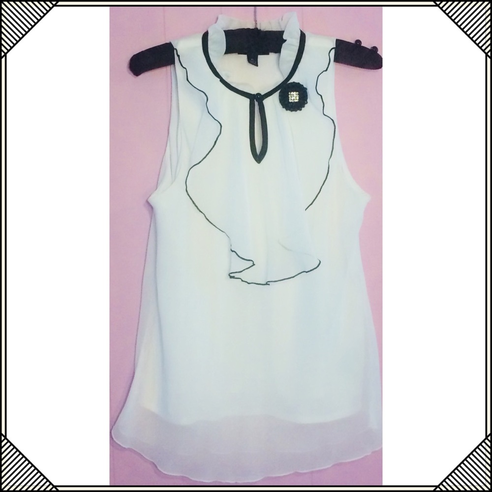 Sleeveless White Flowy Top XL